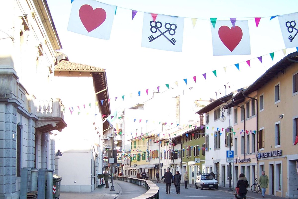 San Valentino a Udine: la festa delle coppie più longeve al Palamostre e la fiera in borgo Pracchiuso -  udineoggi.news/2026/02/12/san…