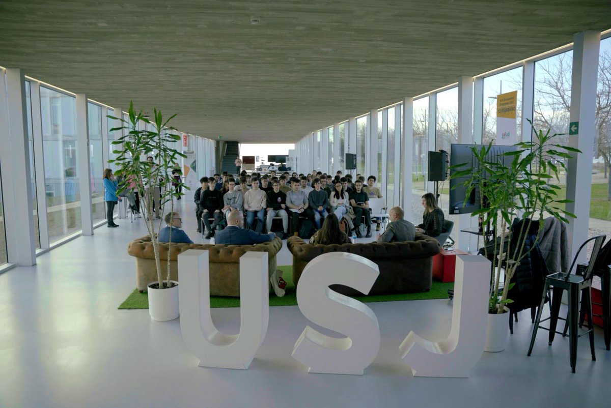 Universidad San Jorge tweet media