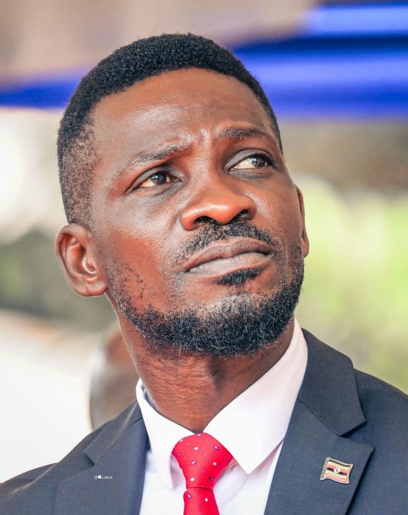 StandUpUganda's tweet photo. #HappyBirthday to the man who gave us hope @HEBobiwine ❤️ Thank you for sacrificing your safety for our freedom and showing us that LEADERSHIP is about RESILIENCE! No matter how they try to hide the light, the sun will always rise. We stand with you in the fight for JUSTICE. Stay safe, Mr. President. ✊🏾🇺🇬 #BobiWine #M7MustGo #FreeUganda #HappyBirthday 🙌🏽