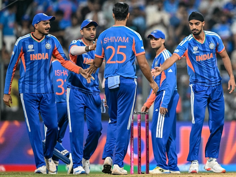 Team India ने नामीबिया को 93 रन से हराकर सबसे बड़ी  और शानदार जीत अपने नाम कर ली 💪🏏
हर खिलाड़ी का जोश, हर रन में आत्मविश्वास 💙
ये जीत सिर्फ मैच नहीं,
ये भारतीय क्रिकेट की ताकत है 🇮🇳✨
जय हो टीम इंडिया! 🇮🇳👏
#TeamIndia #INDvsNAM 💙🏏🔥#INDvNAM