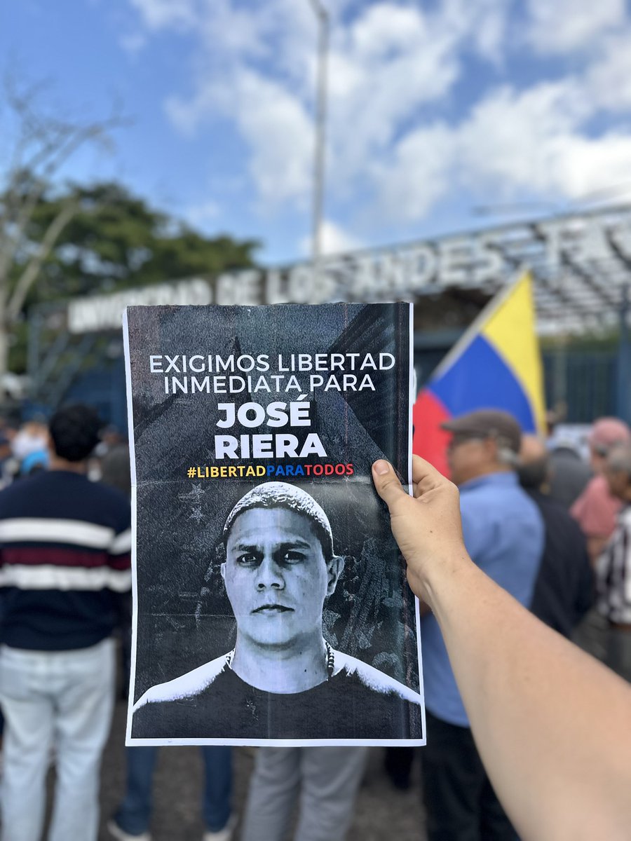 eliascaceres24's tweet photo. ¡Nos falta @joseriera23 ! No estamos todos 🇻🇪

¡Libertad para todos los presos políticos!

#QueSeanTodos https://t.co/C9meLUdMld