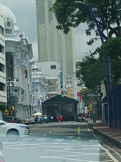 NayMorante88's tweet photo. La ciudad está sufriendo un incendio por más de 24 horas y ellos cierran la vía por un evento político. #Guayaquil #GuayaquilSeRespeta https://t.co/lREnuJOxE7