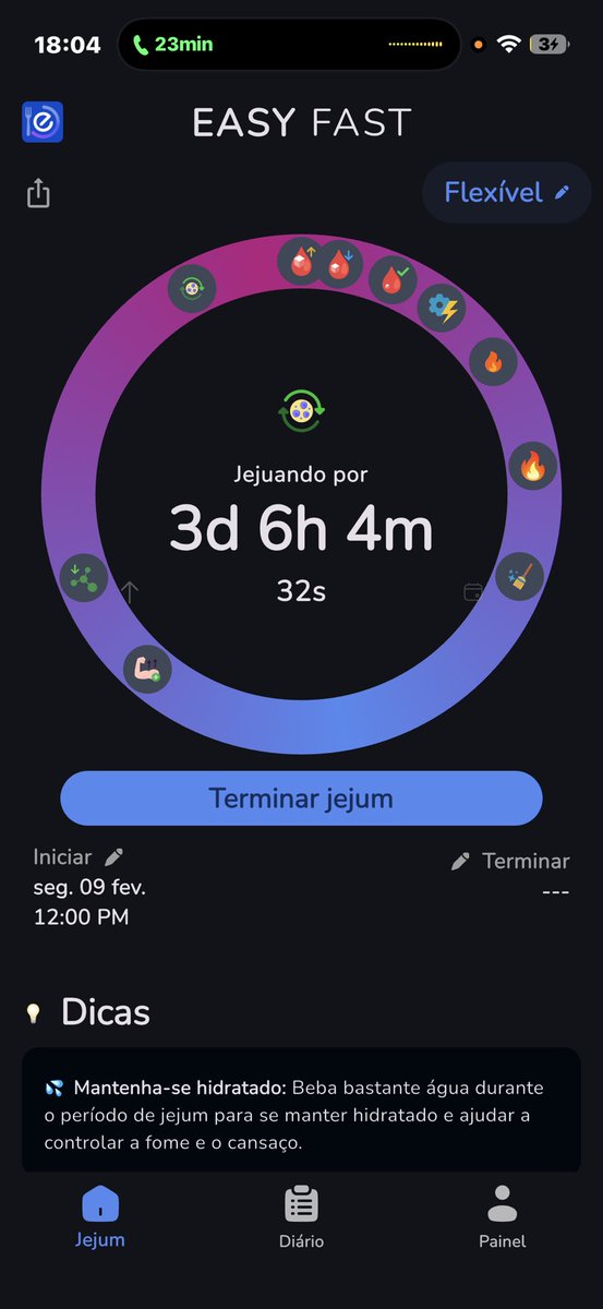 strawbabyna's tweet photo. Eu queria muito entender como vcs aguentam nfs longos pq eu to só a 3 dias e já vomitei litros de suco gástrico e mal consigo levantar da cama de tanto enjoo https://t.co/FlySFwGNqR
