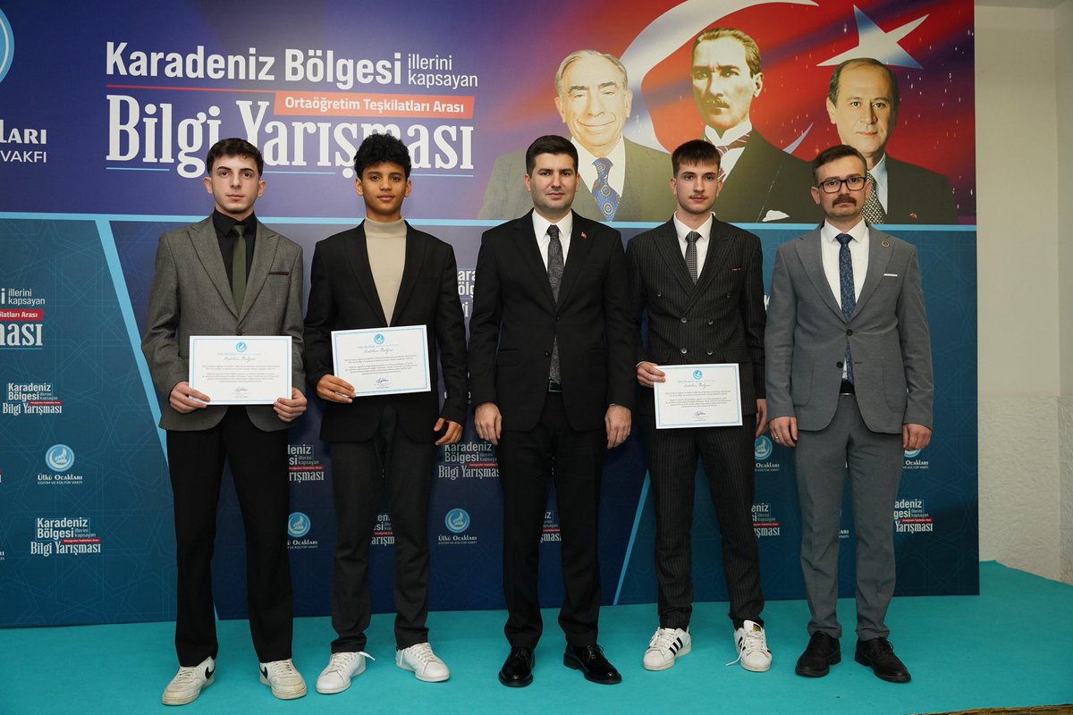 ayyildirim1's tweet photo. Ülkü Ocakları Eğitim ve Kültür Vakfı Genel Merkezimiz tarafından düzenlenen, Karadeniz Bölgesi illerini kapsayan Ortaöğretim Teşkilatları Arası Bilgi Yarışması’nın finalini Rize’de gerçekleştirdik. 

🏆 1. Artvin
🥈 2. Tokat
🥉 3. Ordu

Emeği geçen tüm teşkilatlarımıza ve yarışmaya katılan gençlerimize teşekkür ediyor, dereceye giren illerimizi tebrik ediyorum. 🇹🇷