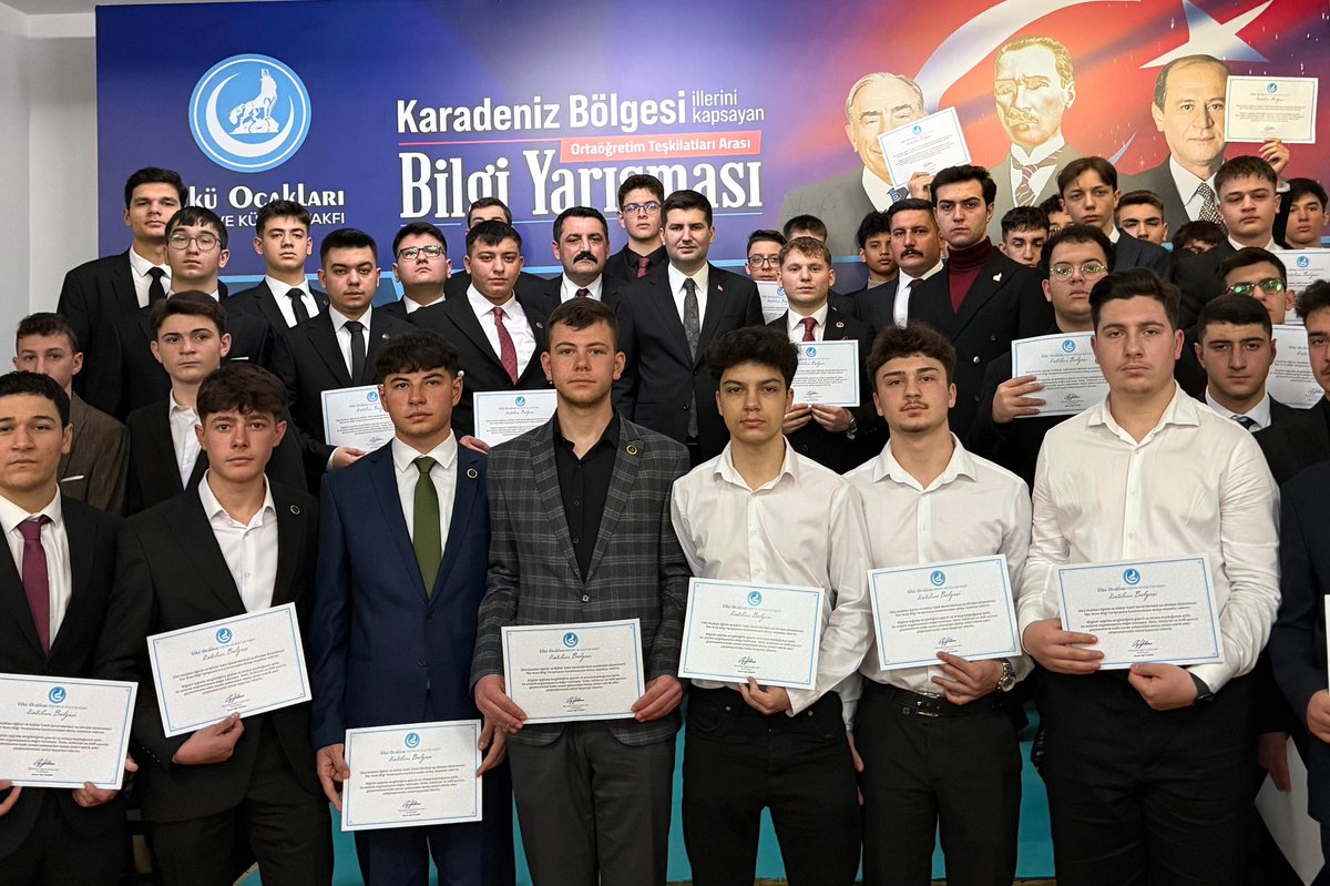 ayyildirim1's tweet photo. Ülkü Ocakları Eğitim ve Kültür Vakfı Genel Merkezimiz tarafından düzenlenen, Karadeniz Bölgesi illerini kapsayan Ortaöğretim Teşkilatları Arası Bilgi Yarışması’nın finalini Rize’de gerçekleştirdik. 

🏆 1. Artvin
🥈 2. Tokat
🥉 3. Ordu

Emeği geçen tüm teşkilatlarımıza ve yarışmaya katılan gençlerimize teşekkür ediyor, dereceye giren illerimizi tebrik ediyorum. 🇹🇷