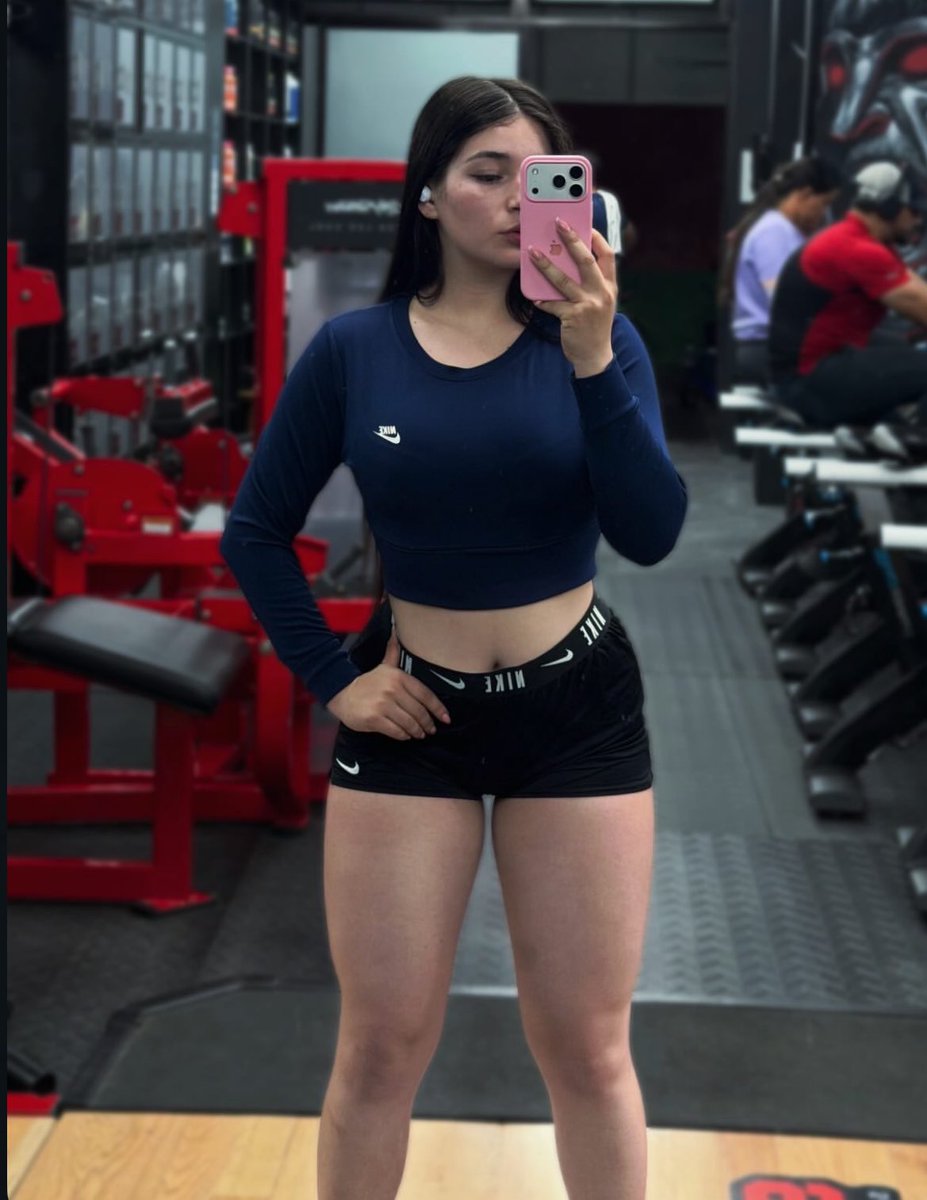 ARIANA_TX_lnuo's tweet image. Should I finish my set… or start a conversation with you? 😏 💪

#GymGirl #FitGirl #WorkoutMotivation #FitnessX #GymLife #GymSelfie #FitCheck #BodyGoals