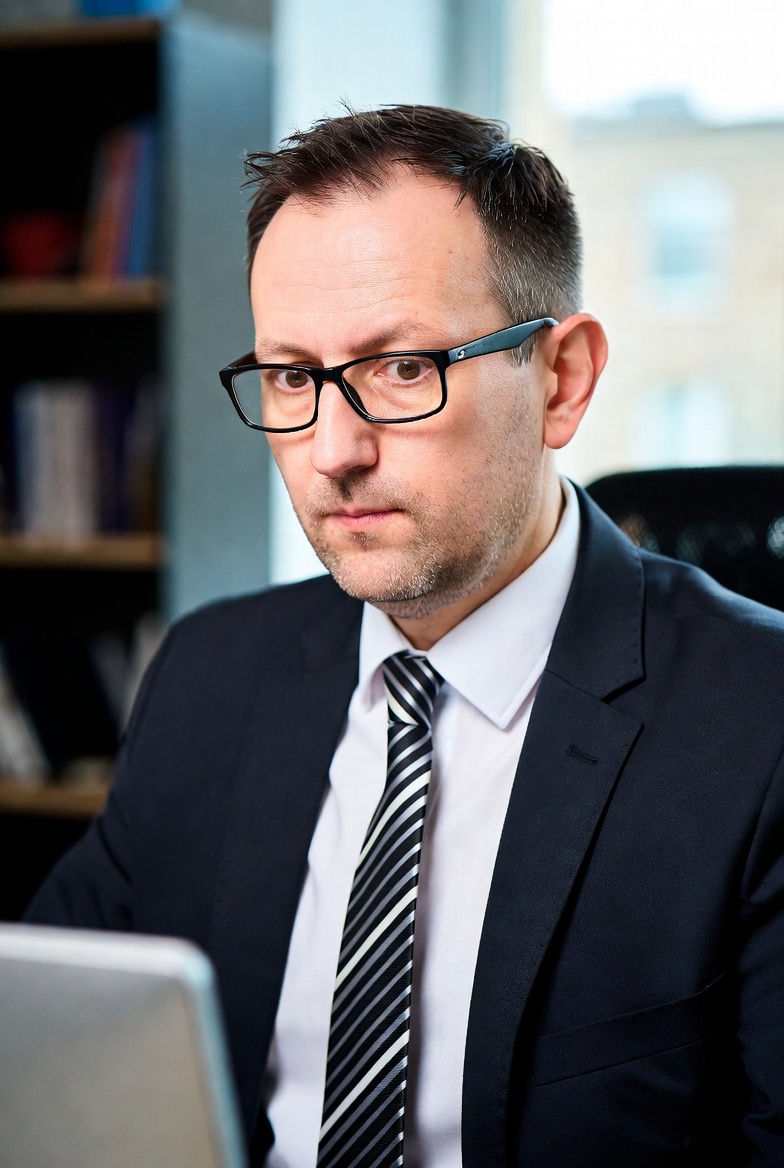 Dlaczego przeniesienie osoby z DPS między województwami to taka batalia?
Decyzje administracyjne, zgody sądu, opinie biegłych, brak miejsc w Wałbrzychu. Walczymy o powrót mojej siostry z Wojszyc do domu. System nie ułatwia takich spraw. #prawo #DPS #system