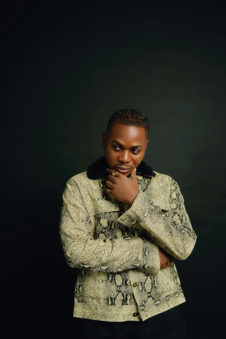 AlbumTalksHQ's tweet photo. 🚨 Fast-rising act @Yuppie_kay  is set to release his much anticipated EP “Lvrby: Chapter One” 🔥🔥

OUT this Midnight 🫵🏾🤩 https://t.co/QhUP7U0Jiz