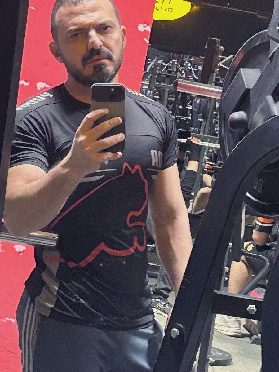 Ali_Benz_320's tweet photo. If the sky rained freedom... you would see some slaves carrying umbrellas.
Che Guevara…..
#freedom
#FinoAllaFine 
#merda_inter 
#GymLife https://t.co/32DGVAce8D