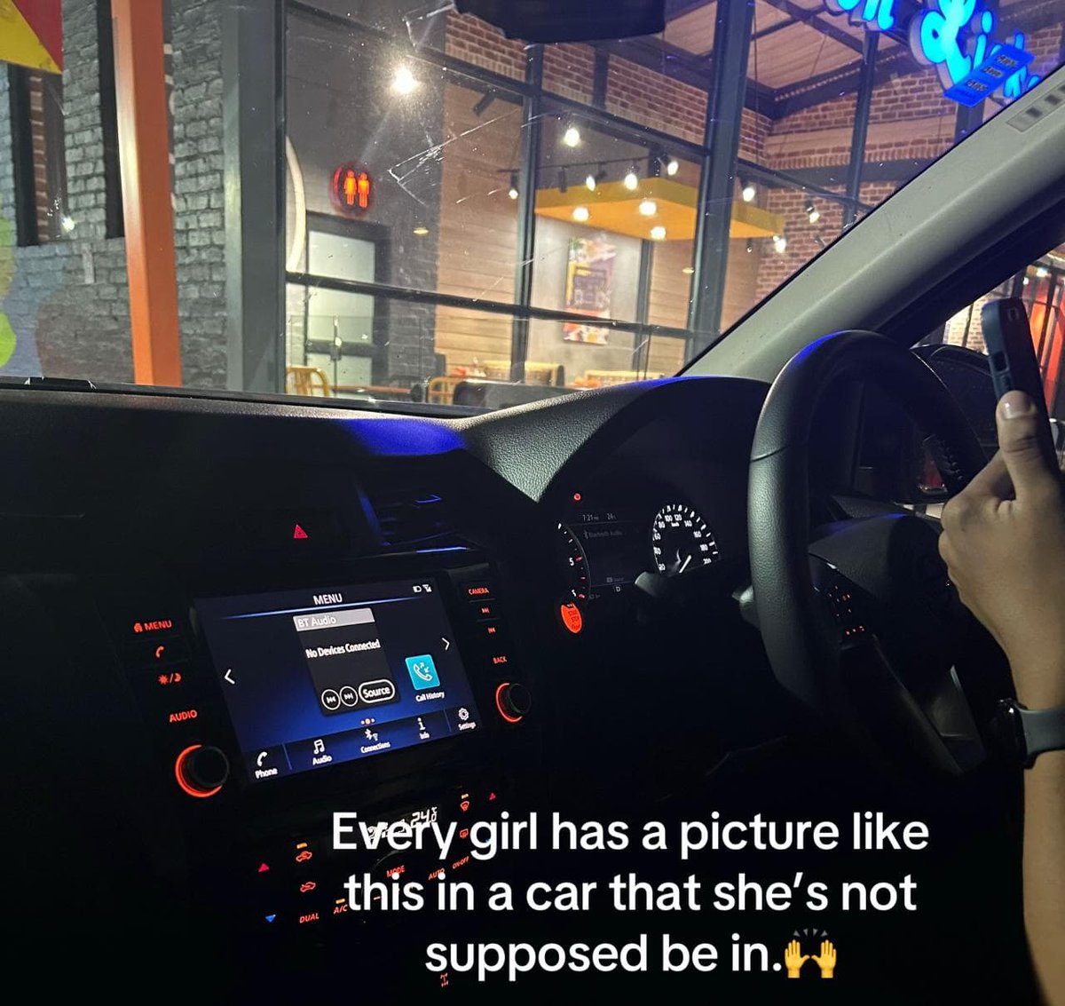 Sandile Shange tweet media