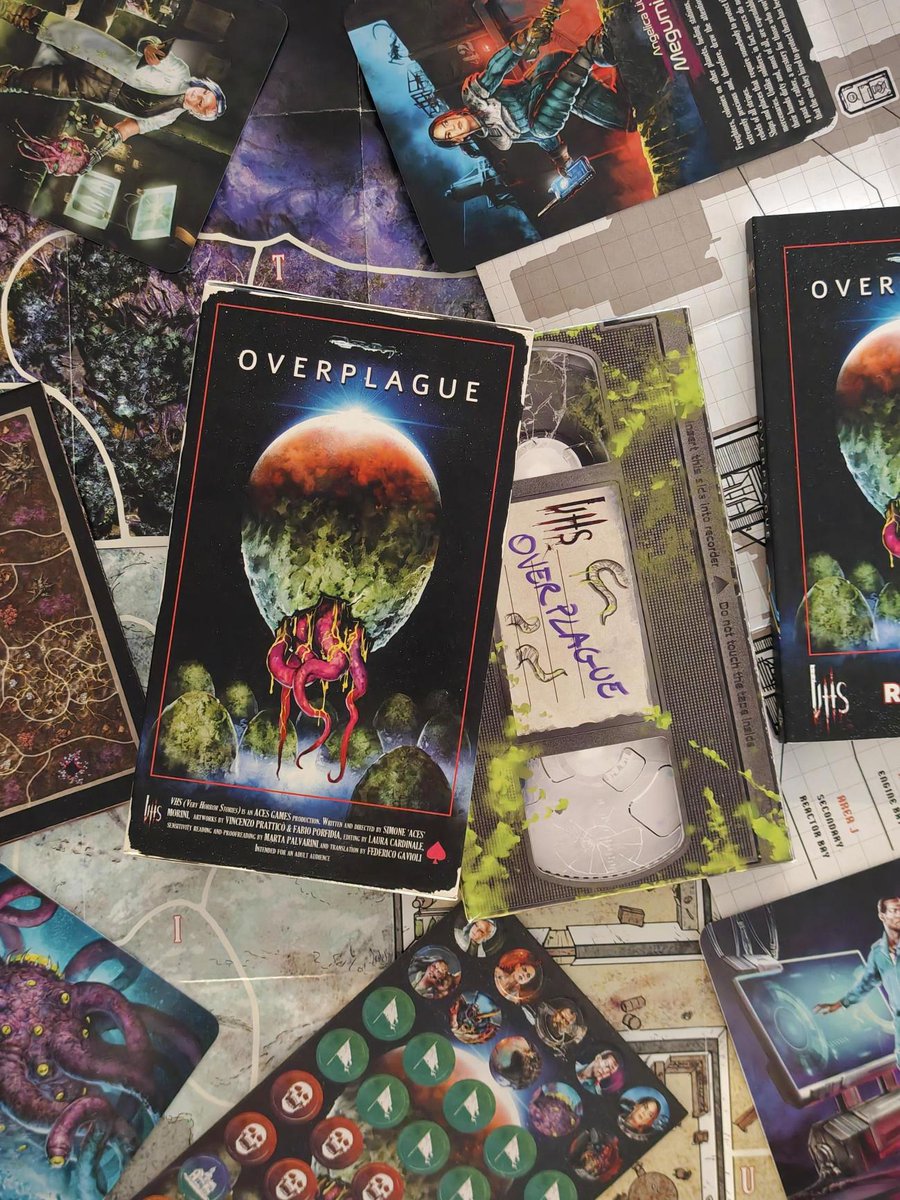 VHS: BLOODLUST, UNCHAINED Y OVERPLAGUE 🩸☠️🔪📼

Este 2026, viaja a la estética del terror de los años 80 con las ediciones en español de VHS de Devir y Aces Games 🎞️🧟‍♀️

Una mezcla de juego de rol y juego de mesa en cada cinta, que revive la época del terror clásico con un arte