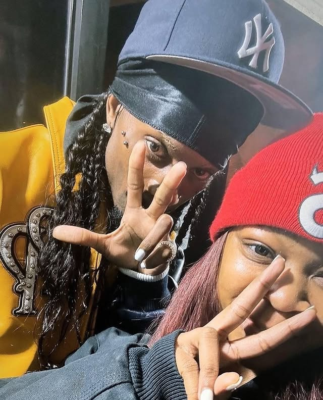 Ontem fez 2 anos dessa foto do Playboi Carti com uma fã! 📸❤️