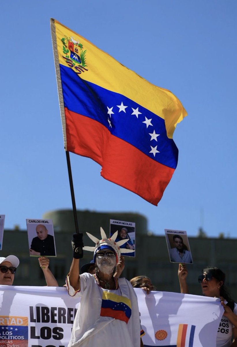 dontabla's tweet photo. Que alegría nuestra Venezuela 🇻🇪 exigiendo la libertad 🗽🙏🏽❤️🇻🇪de nuestros secuestrados políticos y la libertad plena🗽❤️🙏🏽🇻🇪 de nuestro país viva Venezuela que demostración tan grande!!! Los que estamos con Dios somos mayoría y el bien siempre ganará en todo momento!!! https://t.co/RRG1DK5p6h