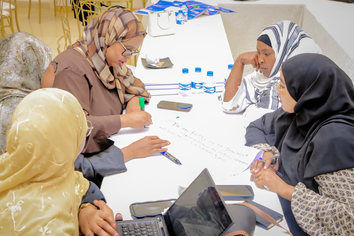 BVO_BARWAAQO's tweet image. BVO held CSO-led debates in Hargeisa to promote women’s political participation and strengthen inclusive governance in Somaliland.
The dialogue brought together civil society, women leaders, and youth to advocate for equal representation in decision-making.

#BVO #WomenLeadership