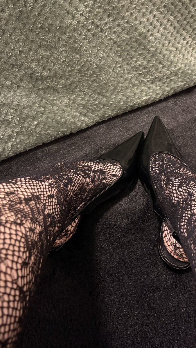 YourMae35157's tweet photo. Do you like my new shoes??🤭✨🕯️💕 https://t.co/EvReqeinnk