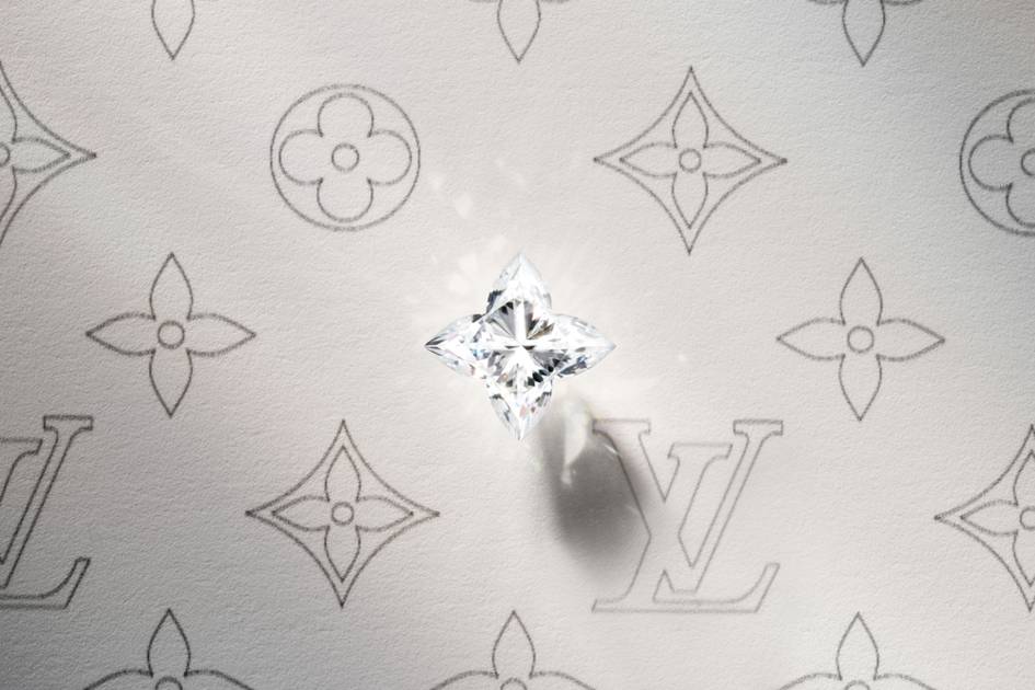 De LV Diamonds-collectie omvat nieuwe creaties met de exclusieve LV Monogram Star-slijpvorm, digitale certificaten en handgemaakte ontwerpen. fashionunited.nl/press/fashion/…