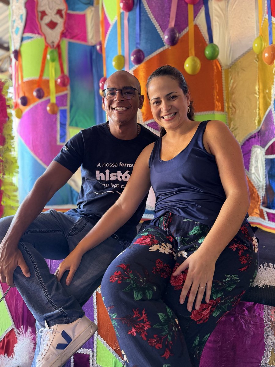 Sempre cabe mais um nessa caravana! Hoje recebi no barracão a visita do meu amigo querido <a href="/ir_ricardo/">Igor Ricardo ⭐️</a> que veio conhecer as minhas loucuras. Obrigado pelo carinho de sempre meu amor! Espero que você dê muita gargalhada assistindo o desfile! 🎪🤡🎪