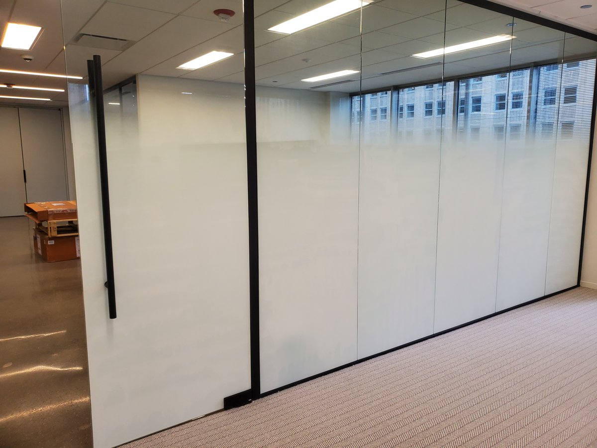 image360chicago's tweet photo. Add style and privacy to your office with custom gradient privacy film from Image360 - Chicago Loop. 

https://t.co/OlWUzu2llb

#signs #graphics #displays #chicago #chicagodowntown #chicagoloop #image360 #image360chicago https://t.co/zwOfgH21VB