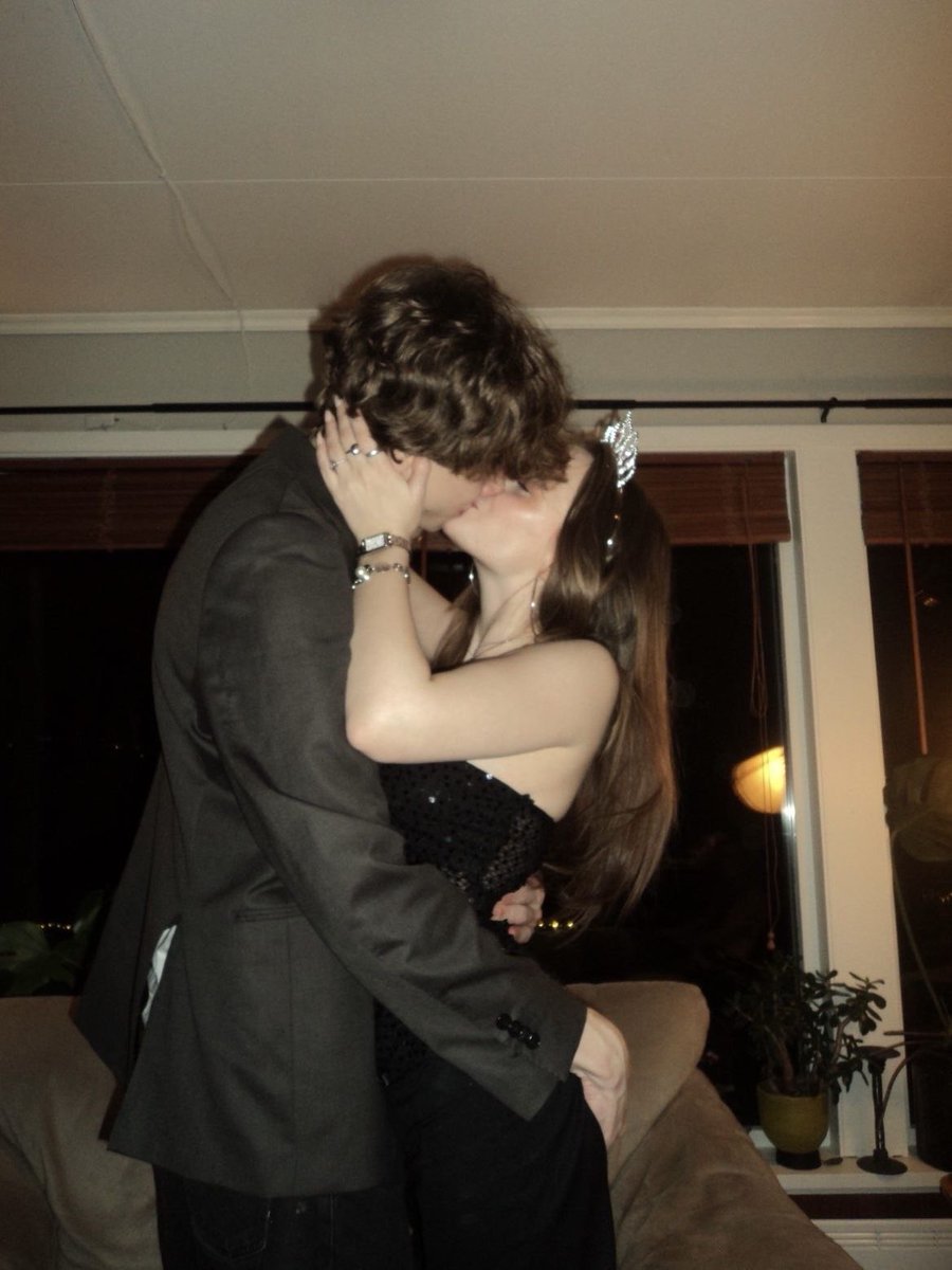 ☆ ℂ𝕒𝕥𝕒𝕣𝕚𝕟𝕒 {Parody} tweet media