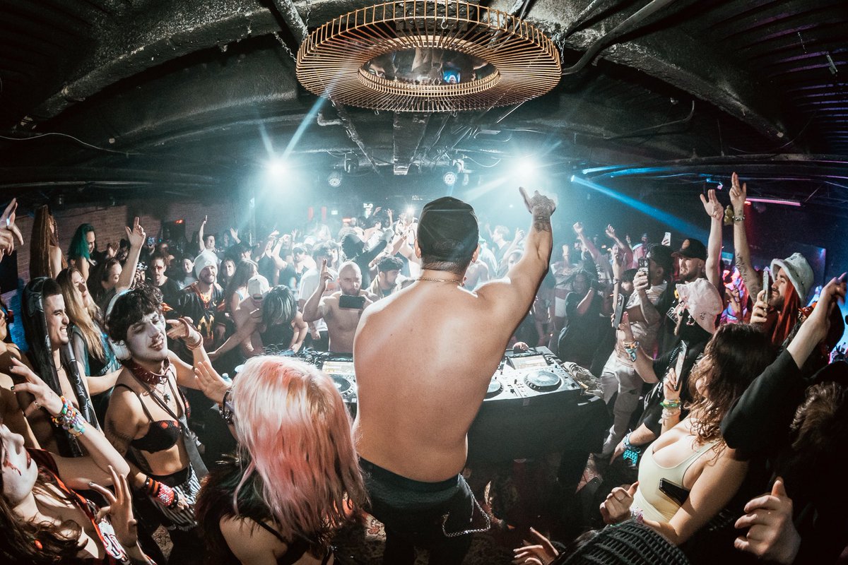 𝗗𝗲𝗳𝗶𝗮𝗻𝘁 𝗣𝗿𝗲𝘀𝗲𝗻𝘁𝘀 tweet media