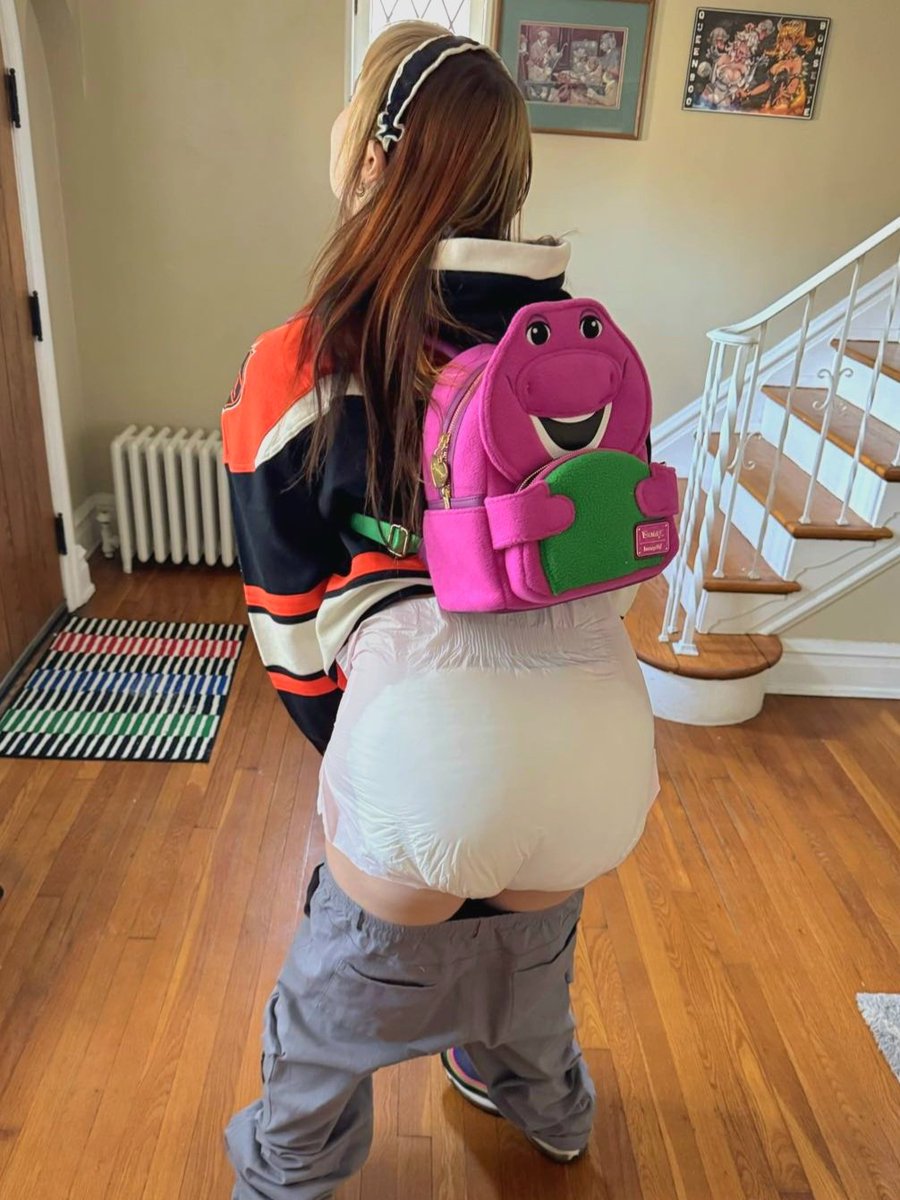 Little Livi tweet media