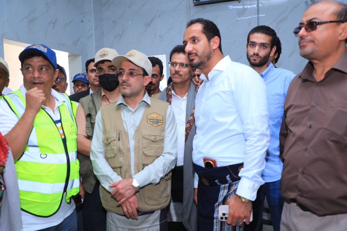 خلافا لمايروج البعض عن هجرة مشاريع الوالد الفاضل حسن الكبوس الى الخارج إليكم الحقيقة 
في زيارتنا اليوم للمنطقة الصناعية ف #الحديدة زرنا بدعوة كريمة مشروع مطاحن الكبوس الغذائية الجاري وضع اللمسات الأخيرة لتشغيله قريبا بتكلفة استثمارية تبلغ 52مليون دولار ويحظى برعايةكبيرة من الدولة