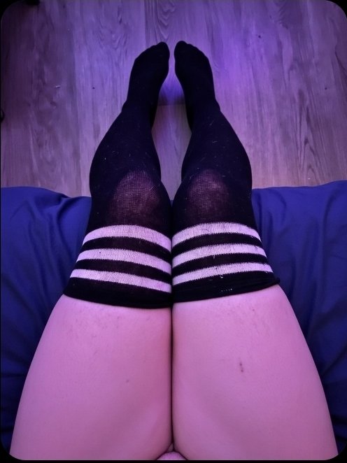 femboysub_fr's tweet photo. Feeling soft tonight💜 https://t.co/lvHJQPsGBV