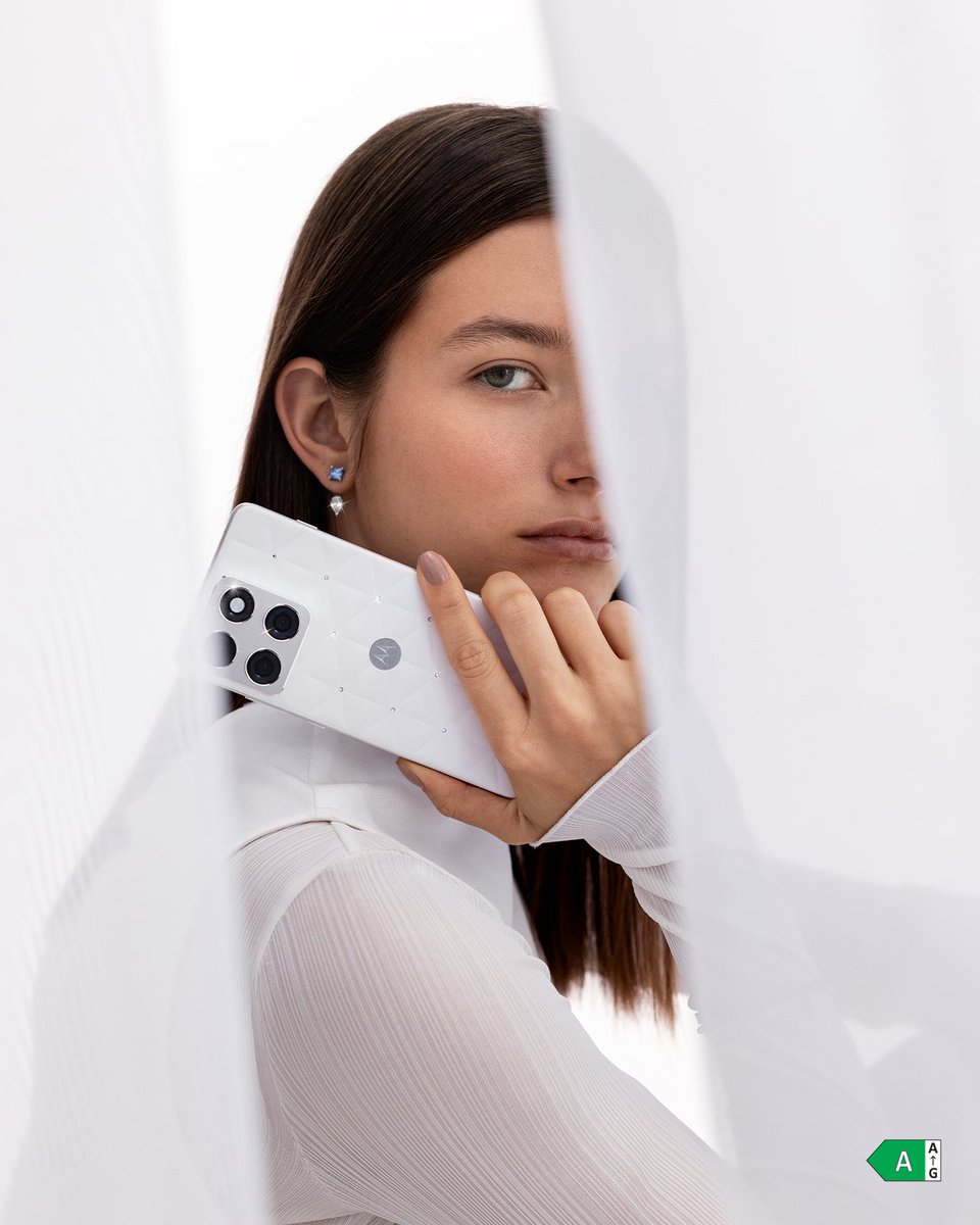 MotorolaESP's tweet image. Claridad ✔
Orden ✔
Tranquilidad ✔

El motorola edge 70 en el Pantone Color of the Year 2026, Cloud Dancer, nos transporta a un mundo sin ruidos, en busca de autenticidad y paz.

#ColoroftheYear #COY2026 #clouddancer