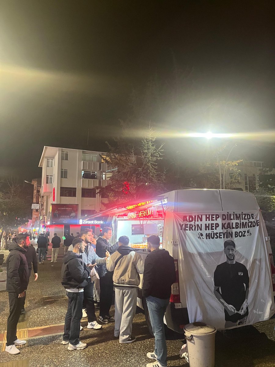 ADIN  HEP DİLİMİZDE ,YERİN HEP KALBİMİZDE!

Kıymetli kardeşimiz Hüseyin BOZ’un doğum günü dolayısıyla,bugün Yalova Merkez Camii’nde akşam namazı çıkışında hayrına lokma ikramında bulunduk.

Ruhu şad, mekanı cennet olsun.

#ultrAslanUNI