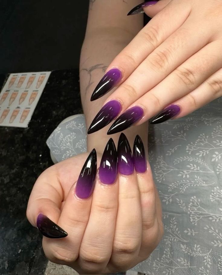 violettweets_'s tweet image. left or right?