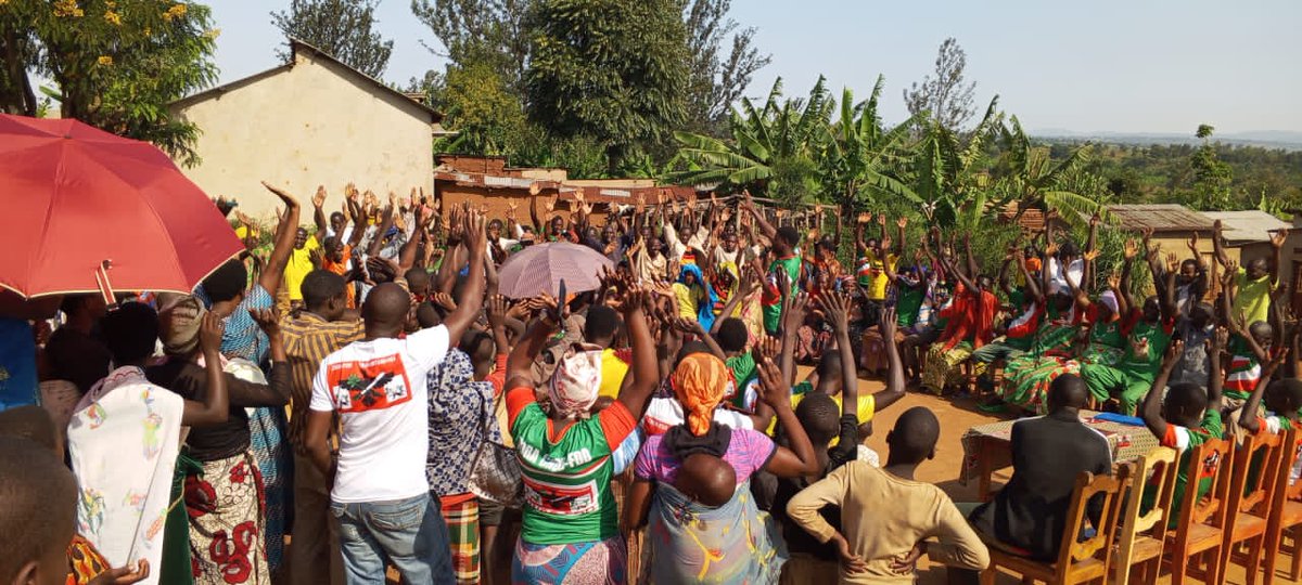 CnddFddButanyer's tweet photo. #Kirundo 12/2/2026:Arikumwe n'uwutwara abakenyerarugamba muri komine,umunyamabanga w'umugambwe #CnddFdd muri komine #Habimana_Tito yagendeye ubucimbiri 14 bw'imitumba ya #rusugi,#ruhehe n'a #gacamirindi yo muri zone bugabira https://t.co/UFW7aYY0VS