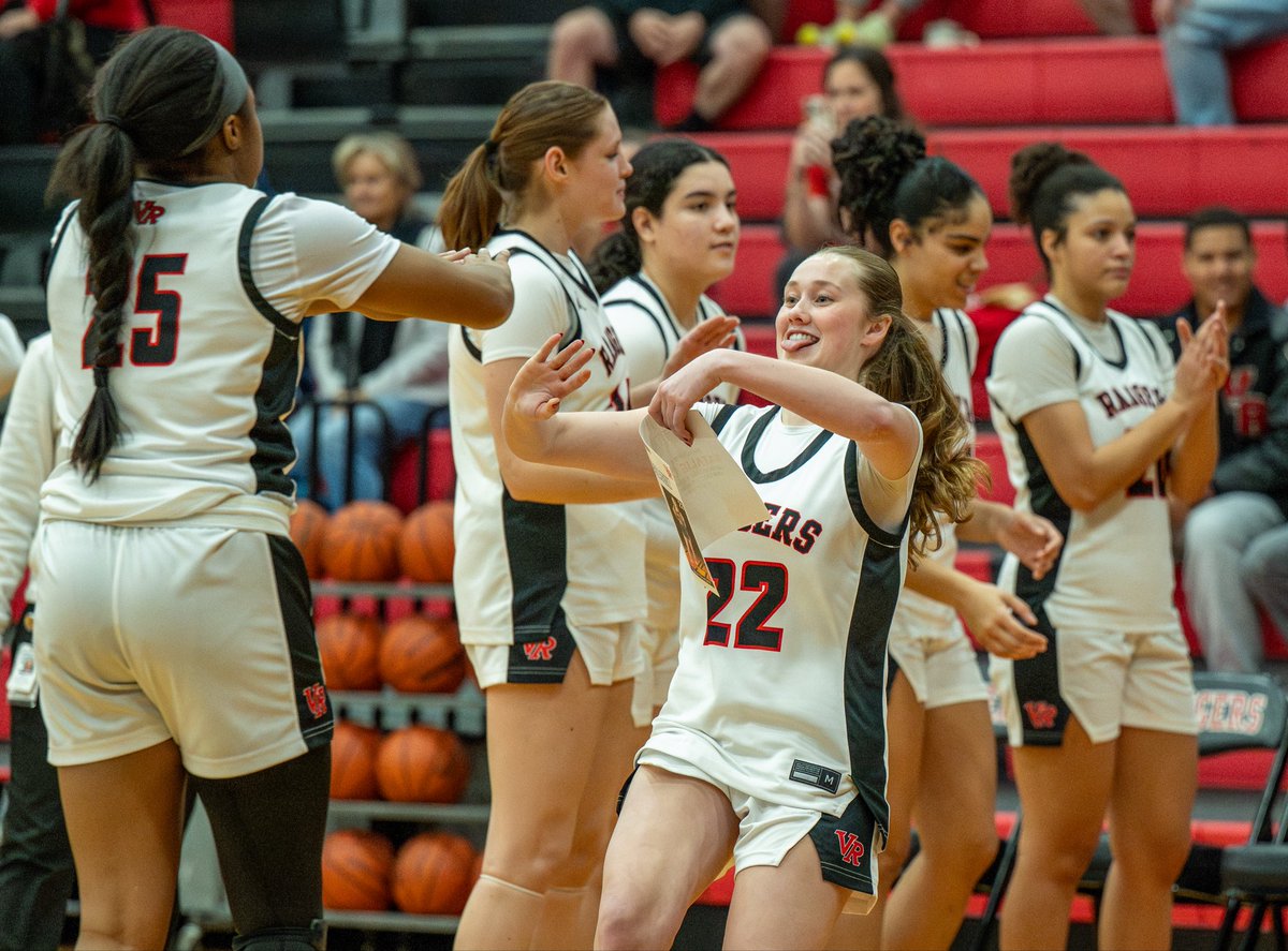 TxJenBo's tweet photo. My Rascal, @TeaganBourland l❤️ve watching you play 🏀!! https://t.co/AlcnyDB2Jv