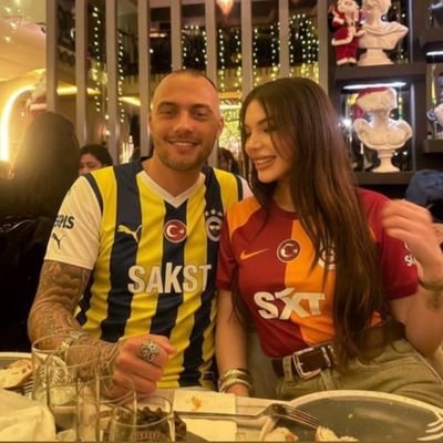 BelBar evde match izlerken)))
<a href="/Belisklcarslnn/">Belis</a> 
<a href="/Barisscavdarr/">Bariscavdarr</a> 
#BelBar
#kismetseolur