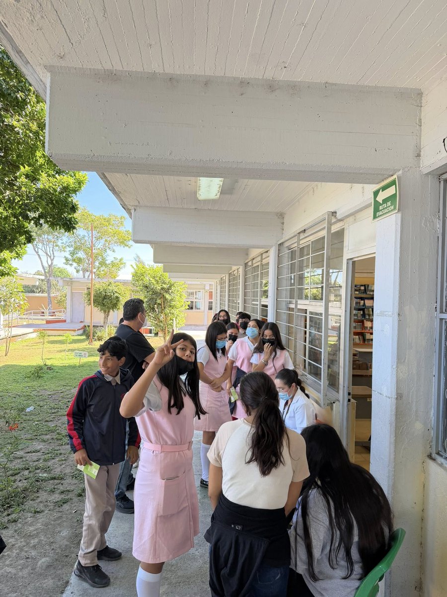 👉 ¡Continúa la vacunación de refuerzo! 

✅En la escuela secundaria federal #13 “Maximino Hernández Escanio”, se llevó a cabo jornada de vacunación contra el sarampión como refuerzo, además de complementar el esquema general. 🙌

¡Seguimos protegiendo a los que más quieres! 🤗