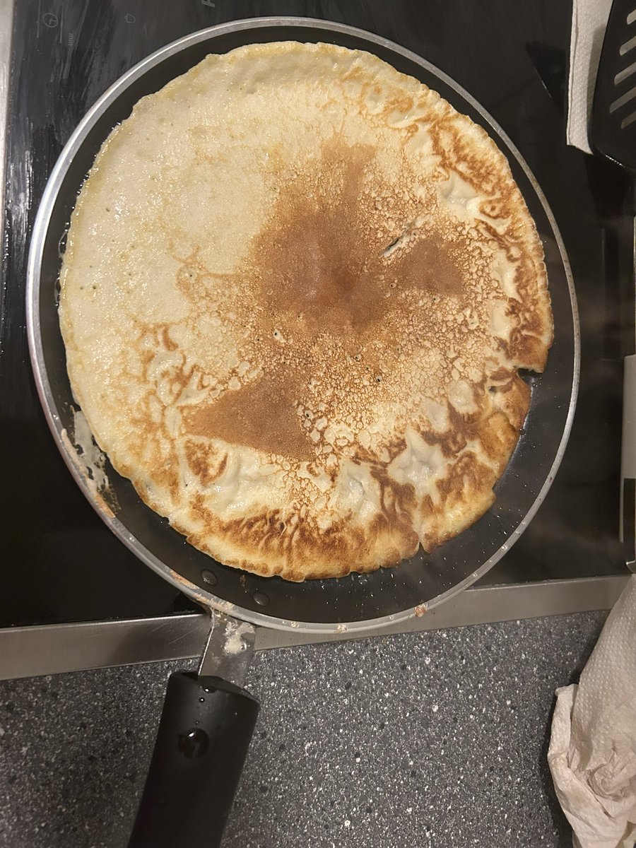 LvAPictures's tweet image. Yummieee 🤩🤩

It’s timeeeee! 🥞😋😍 #pannenkoeken #pancakes #nomnom
