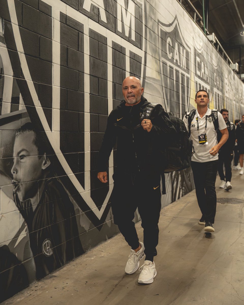 futebol_info's tweet photo. ⚠️ URGENTE!

Atlético-MG acaba de informar que Sampaoli não é mais técnico do clube.

📸 Pedro Souza/CAM https://t.co/bEgMLRLwiW