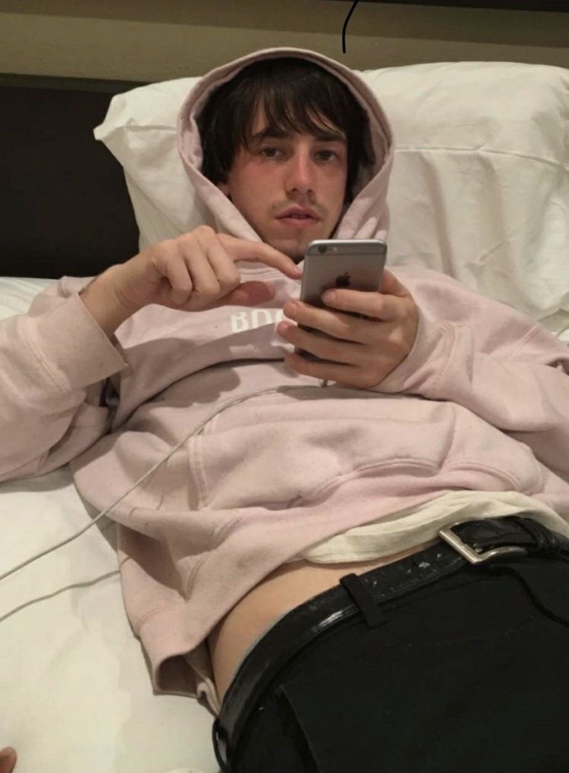 gothalicism's tweet image. looksmaxxers wouldnt comprehend the hold this man had on women and girls ages 14-25