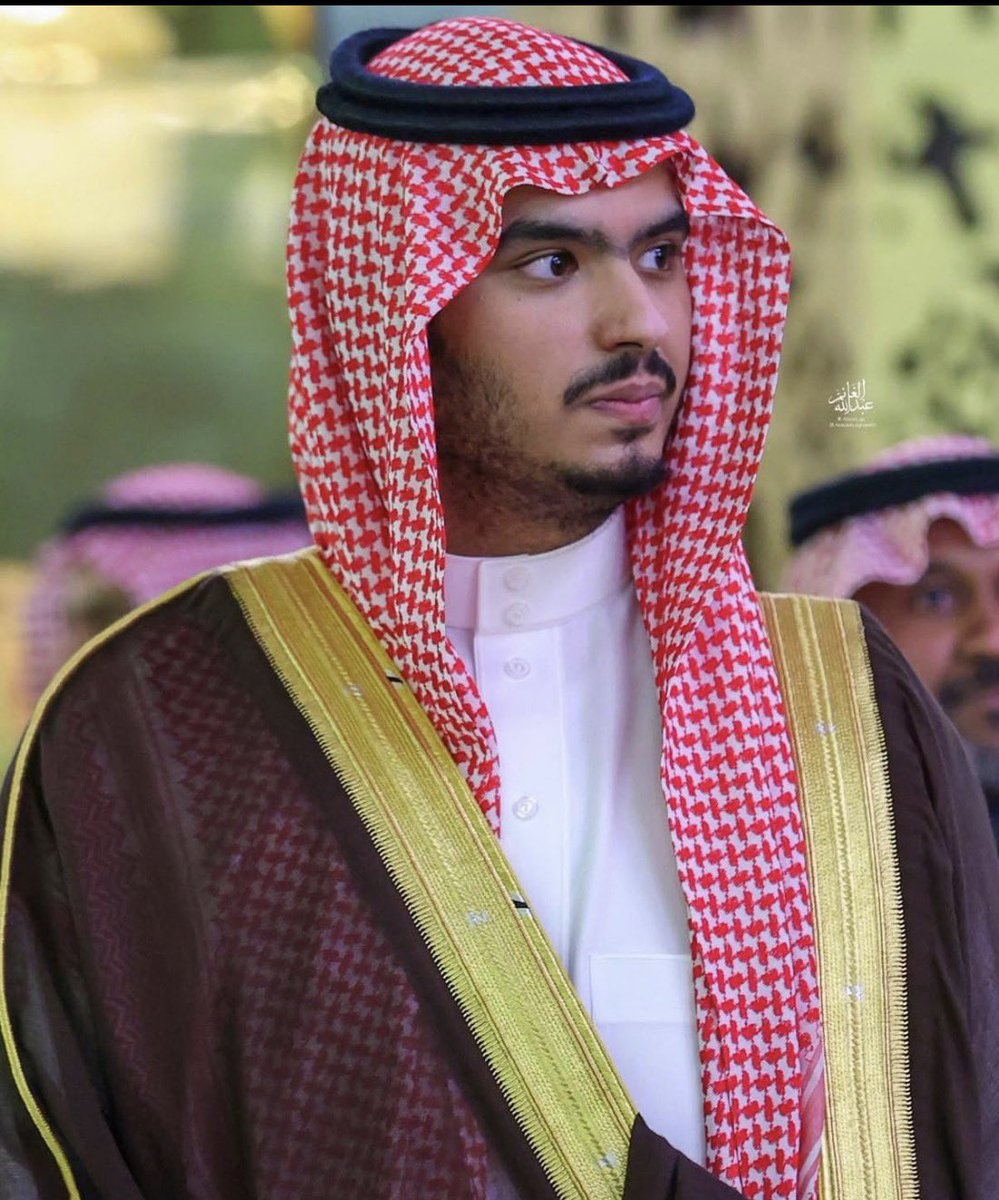 نبارك  لصاحب السمو الملكي الامير:
"راكان بن سلمان بن عبدالعزيز آل سعود" .
تعيينه محافظًا لمحافظة الدرعية - 🇸🇦
اعانك الله وسدد خطاك ابا سلمان ♥️