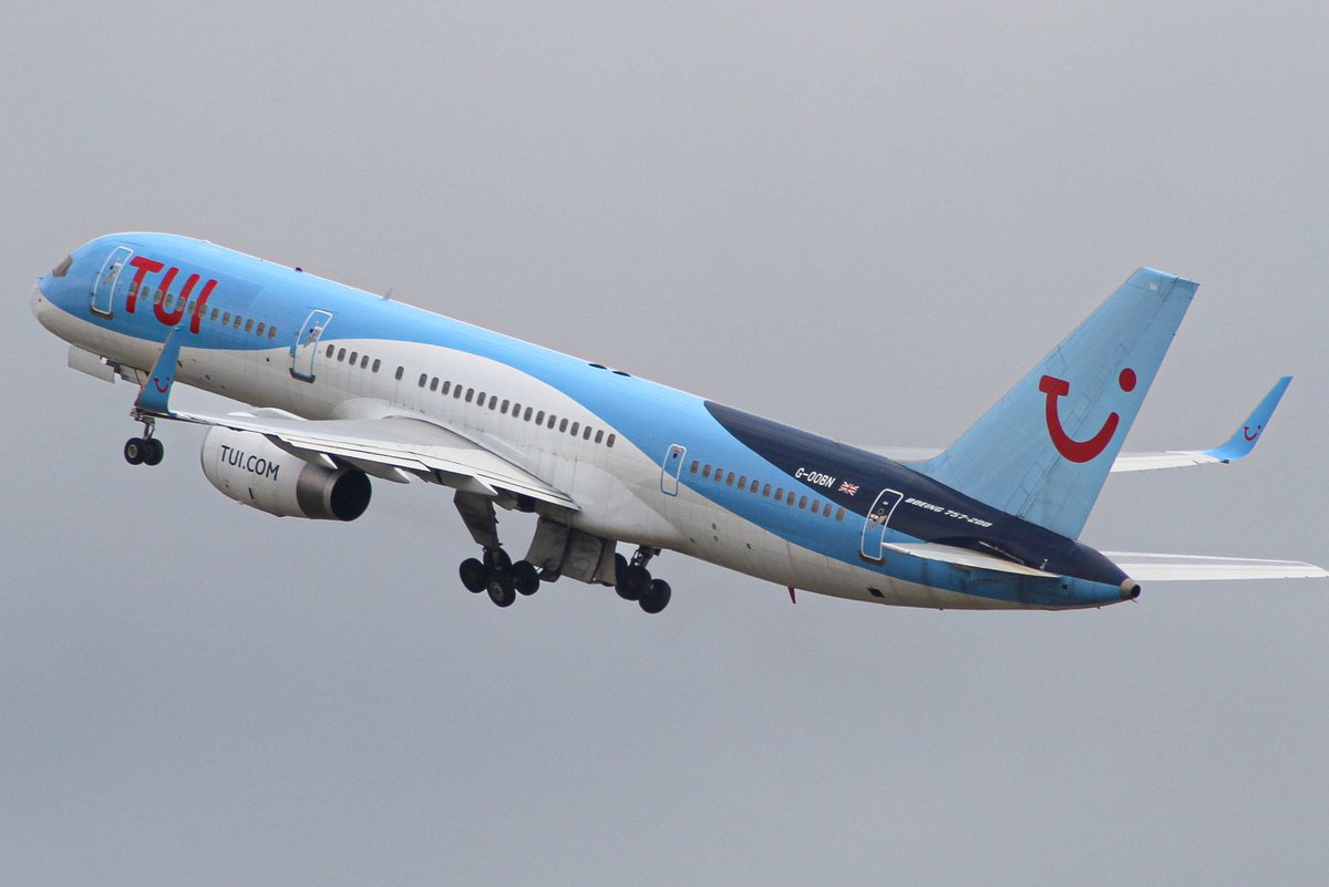 Ianpb1987's tweet photo. #TUIThursday Post showing some of my shots of @TUIUK at @bhx_official including the awesome workhorse that was the 757-200. 📷🛫 #Avgeek #Aviation #TUIUK https://t.co/OK0MAgB4XF