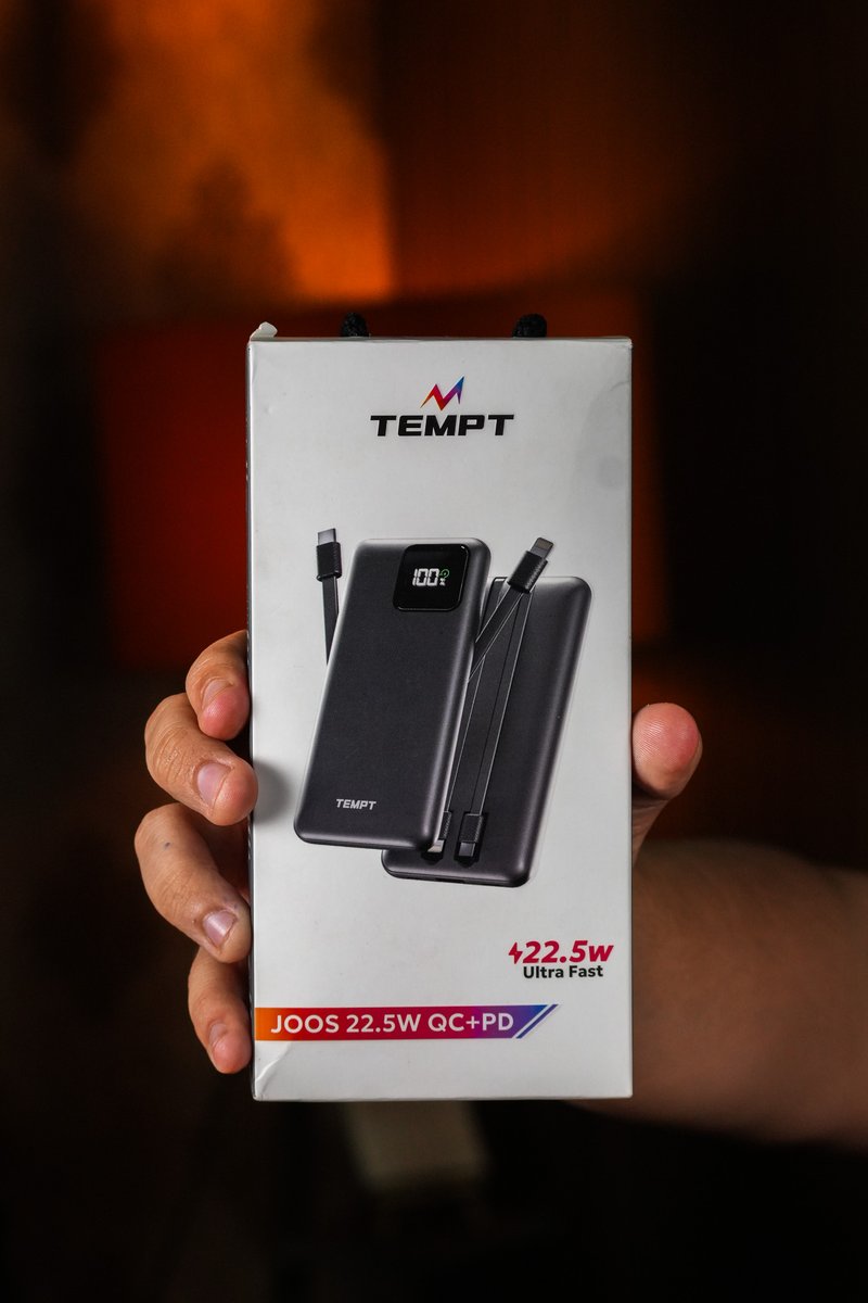 gogiinc's tweet image. Tempt JOOS 22.5W QC + PD power bank with built-in TypeC &amp;amp; Lightning cables, digital battery display, and ultra fast charging support. Perfect for travel, shoots, and everyday backup 

No extra cables. No stress. Just plug &amp;amp; power.

#Tempt #PowerBank #FastCharging #PDCharging