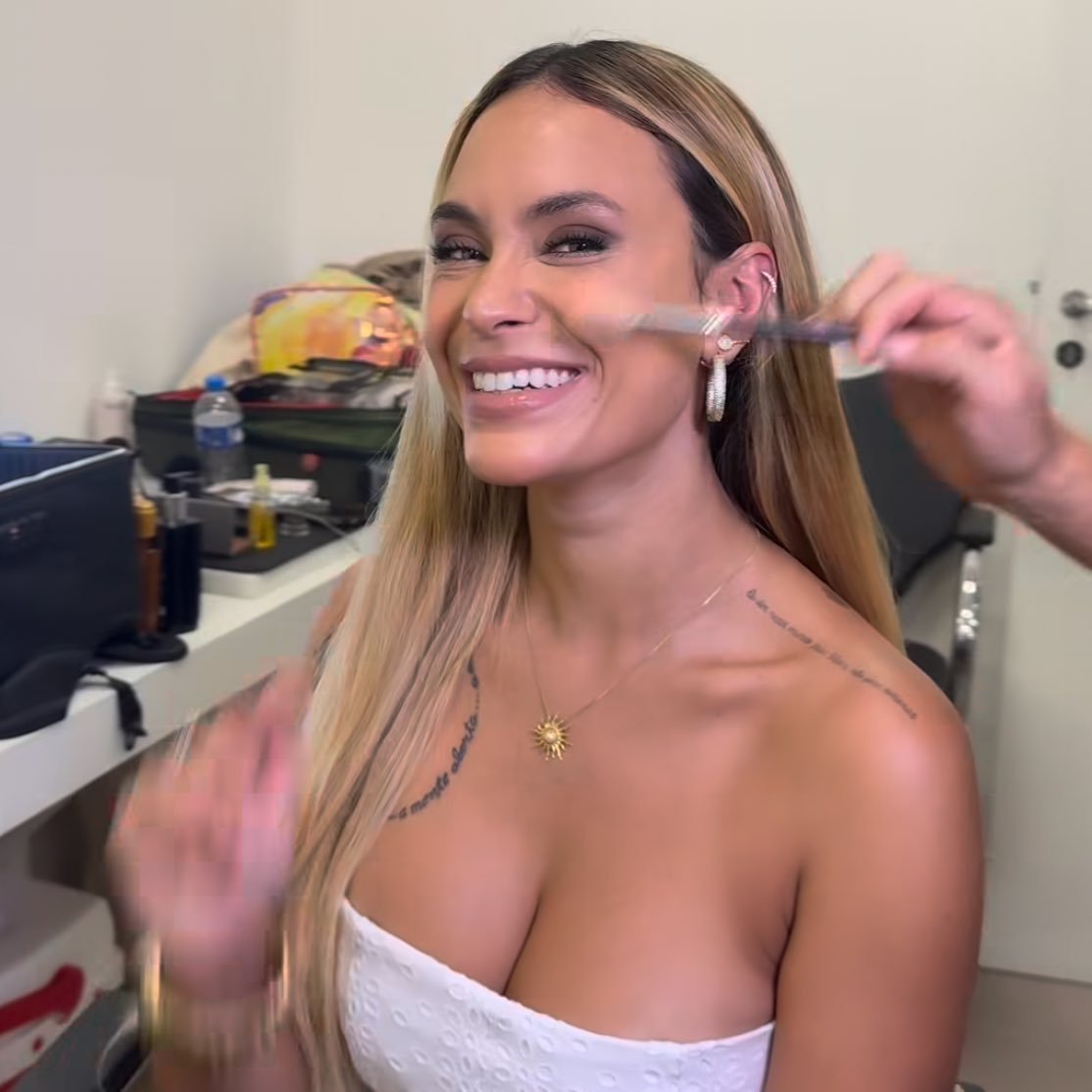 poptime's tweet photo. Sarah Andrade mudou o visual após eliminação do BBB26. https://t.co/y69OywY16C