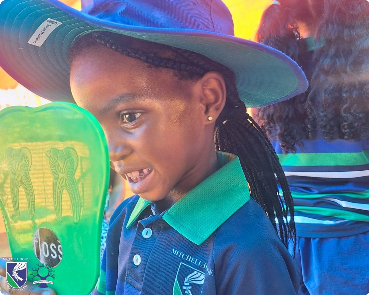 MitchellHouseT's tweet image. 😁 As part of our "Our Body" theme, the Floss Oral Hygiene Practice team visited to teach our Grade 1s the importance of dental hygiene, building habits that last a lifetime. 🦷🪥

#MitchellHouse 
#GrowingPeopleOfSignificance 
#HealthySmiles