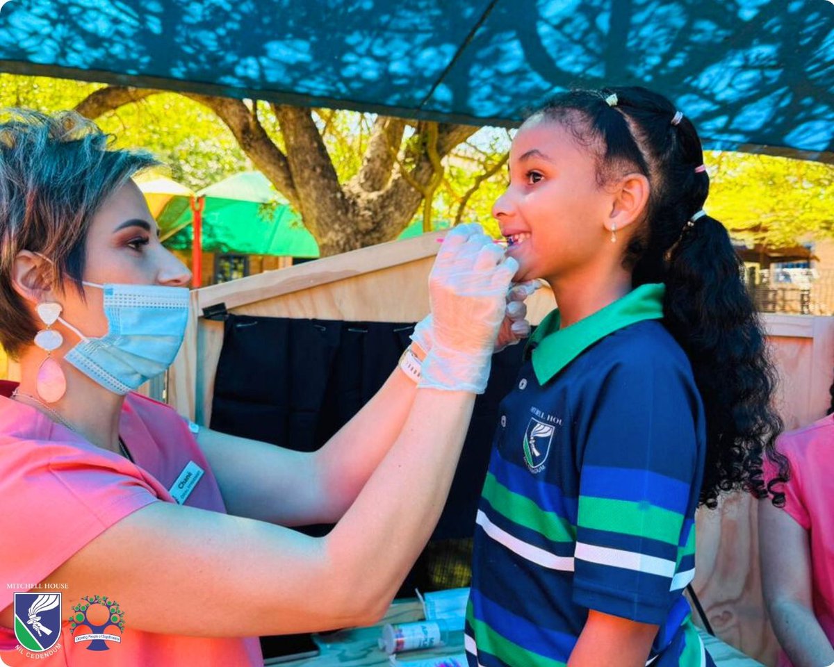 MitchellHouseT's tweet image. 😁 As part of our "Our Body" theme, the Floss Oral Hygiene Practice team visited to teach our Grade 1s the importance of dental hygiene, building habits that last a lifetime. 🦷🪥

#MitchellHouse 
#GrowingPeopleOfSignificance 
#HealthySmiles