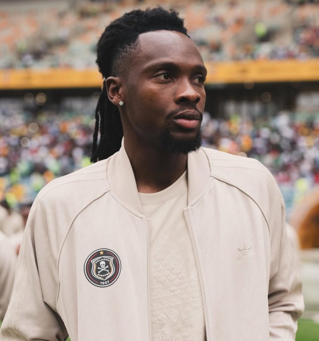 𝗢𝗟𝗜𝗦𝗔 𝗡𝗗𝗔𝗛'𝗦 𝗠𝗘𝗦𝗦𝗔𝗚𝗘 𝗧𝗢 𝗢𝗥𝗟𝗔𝗡𝗗𝗢 𝗣𝗜𝗥𝗔𝗧𝗘𝗦!

"Thank you to <a href="/orlandopirates/">Orlando Pirates</a> for the opportunity to wear the jersey and represent such a historic club with pride.

" As I reflect on the past few years, I am filled with immense gratitude. From my first