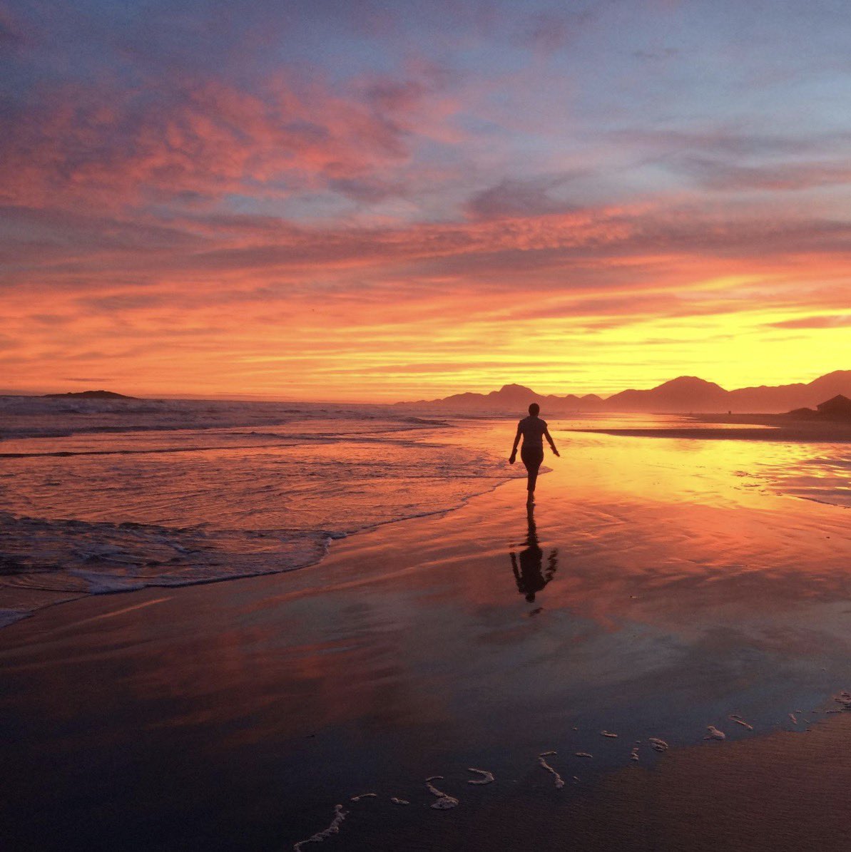 We Don’t Travel Anymore. We Relocate Our Identity.
Moving countries doesn’t change your address. It changes your personality.
I didn’t realize this at first.
I thought I was just collecting stamps in a passport. New apartments. New schools. New languages.
But looking back —