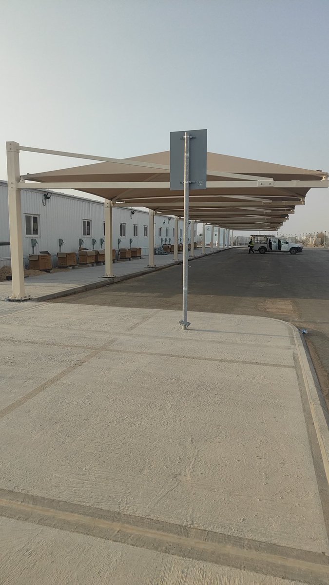 Eurosysshades's tweet photo. مشروع مظلات مواقف السيارات في أرامكو - الجافورة يمثل خطوة مهمة لتحسين تجربة الموظفين والزوار من خلال توفير حماية فعالة من العوامل الجوية. هذه المظلات مصممة بأحدث التقنيات لتوفير الظل وتقليل حرارة السيارات، مما يعزز الراحة والسلامة.
#aramco #أرامكو_السعودية #أرامكو #مظلات https://t.co/68kBW7HUpF