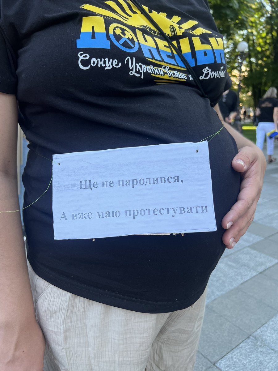 JBobr's tweet photo. може хтось памʼятає оцю фотку, яку носили твітером? то я і мій син, сьогодні йому вже 6 місяців
тому збираємо по 66 грн на бригаду його тата 

https://t.co/TIVAwbMA0H https://t.co/WZ2jtoigNH