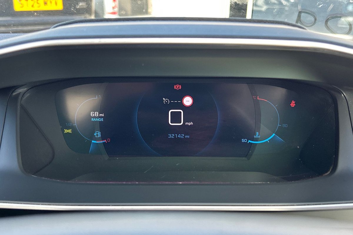 JohnClarkSelect's tweet photo. Just in at John Clark Select Perth: 22 Plate Peugeot 2008 Allure Premium💙

Priced at: £12,990

Features Include:
✓ Mirror Screen System
✓ Visibility Pack
✓ Lane Keep Assist
✓ Rear Reverse Camera

Reserve online for just £99:
https://t.co/NBFwgzzz3l https://t.co/jf13H0xk6V