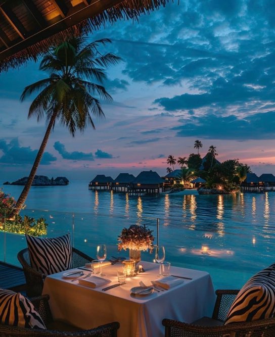viewsoff's tweet photo. Night in Maldives https://t.co/btcPrwYmlX