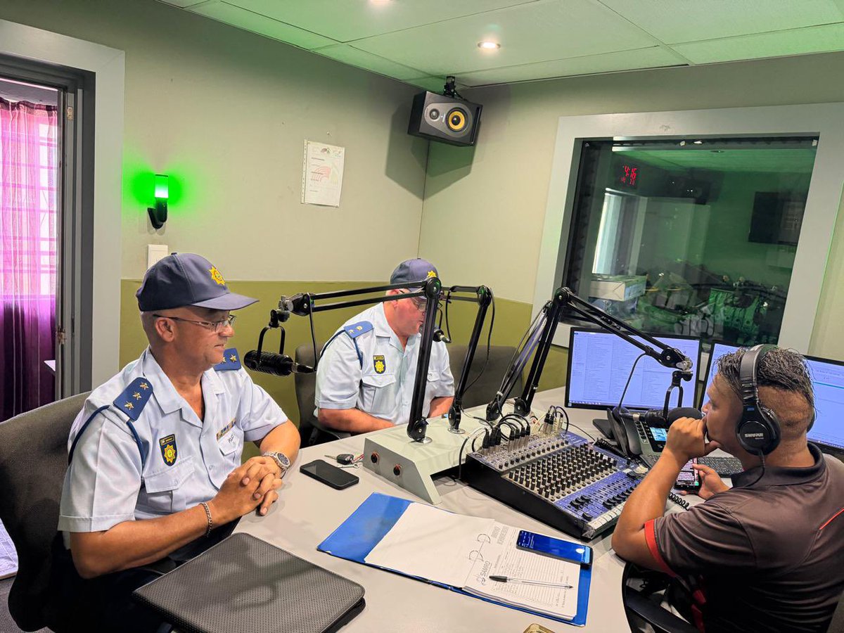 SAPoliceService's tweet image. #sapsNC The first “Meet and Greet” in Calvinia aired on Radio Kaboesna’s Midday Magic today. Guests included Namakwa District Head of Corporate Communication, Captain Ivan Magerman, and Calvinia SAPS Station Commander, Lt Col Andries Du Plessis. #CommunityPolicing #SAPS